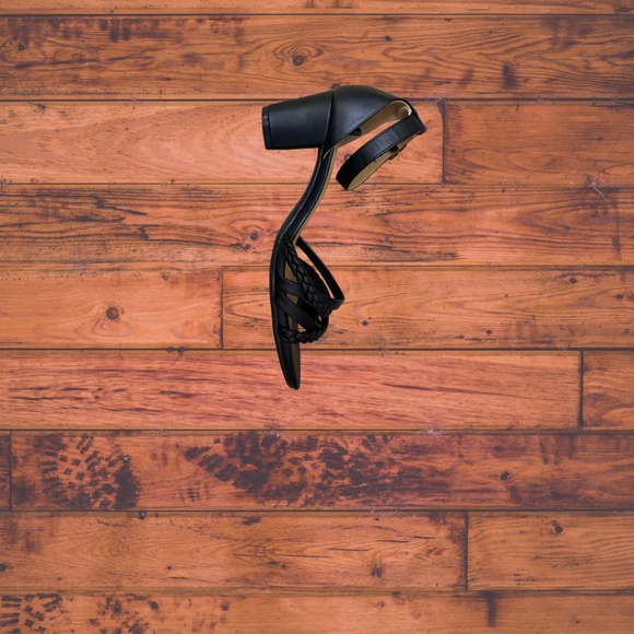 WhiteMT. Black Ankle Strap Sandal with Heel - Picture 5 of 5